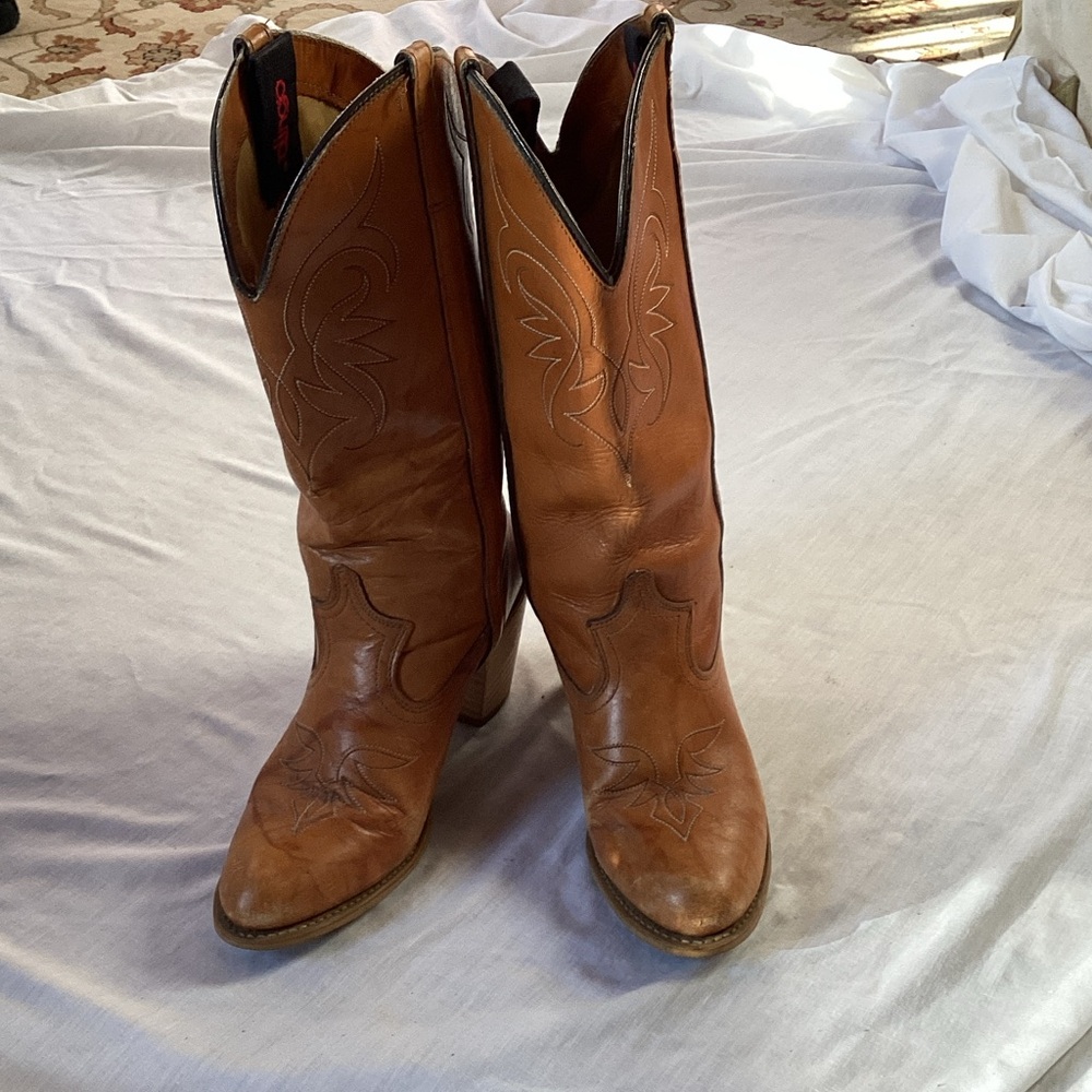 Dingo Tan Leather Western Heeled Boots
